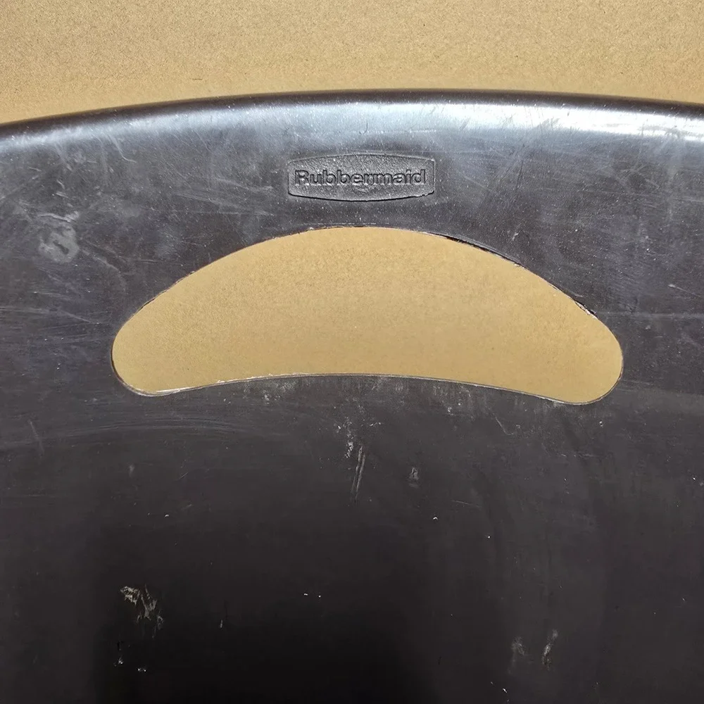 Rubbermaid oval wastebasket